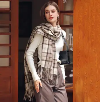 As mulheres da Nova Lenço de 2022 Outono Inverno Cashmere Imitação de Design de Luxo Xadrez Longo Xale de Temperamento Borla Bandana Envolve Lenços