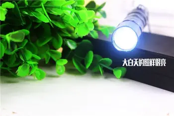 Impermeável Mini hot! Lanterna Lanterna de Bolso Portátil Luz de Lanterna de Pilha AA Diodo emissor de luz Poderoso Para a Caça, Camping Atacado