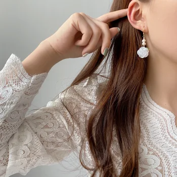 O coreano Temperamento Simulado Pérola Rosa Longo Clipe de Brincos Sem Piercing Retro Branco Elegante Clipe de Flor Brincos Sem Orelhas Buraco